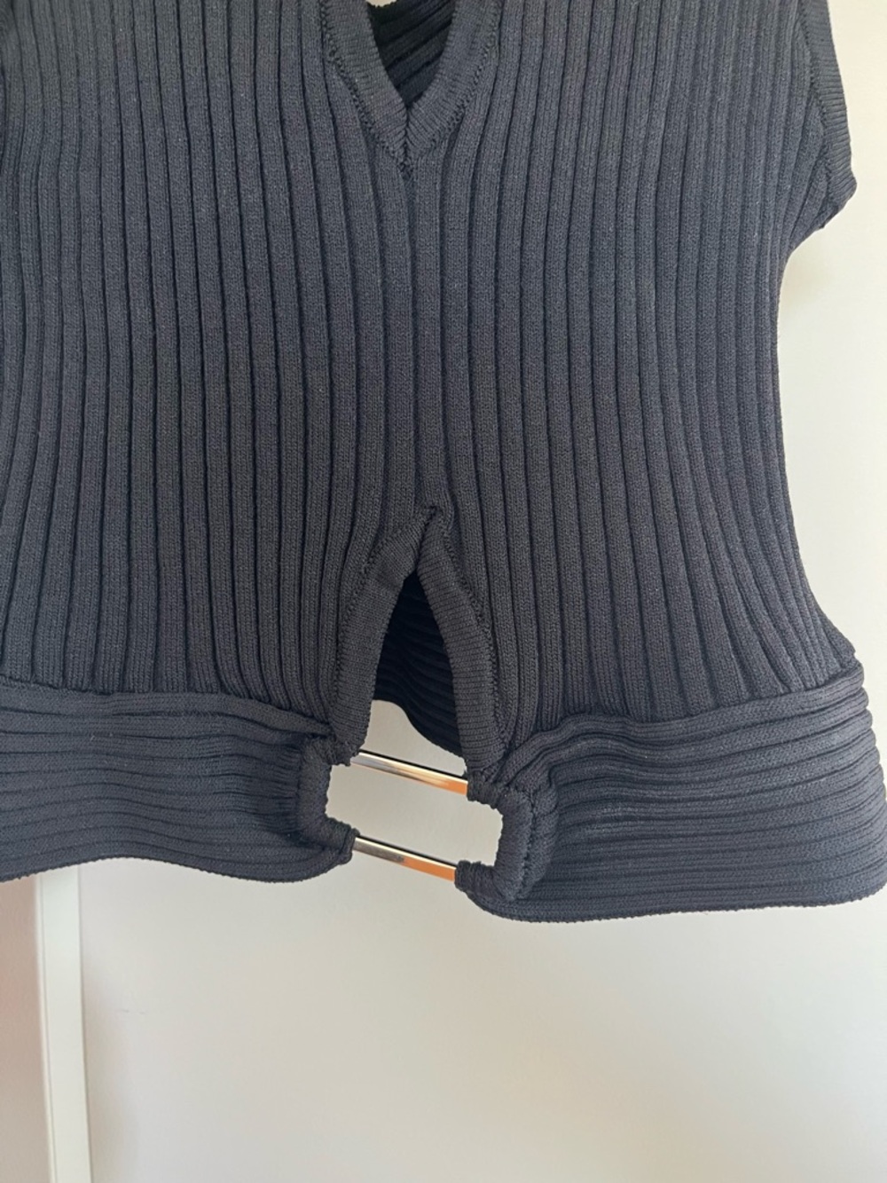 Ribbed Reversible V-Neck Black Tank Top with Hardware - Picture 7 of 11